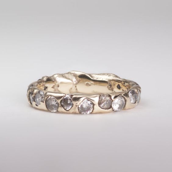 Smedet zirkoniaring i vintagestil