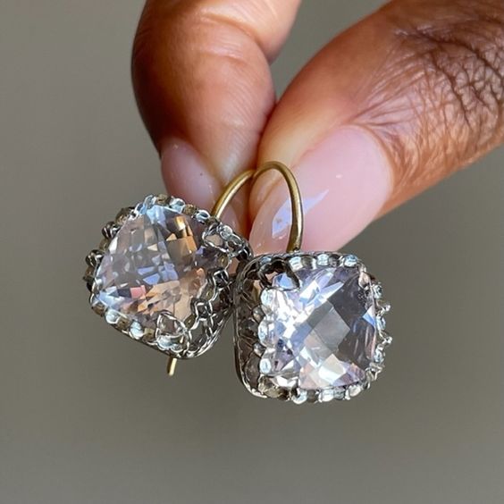 Boucles d'oreilles dentelle effet améthyste rose style vintage