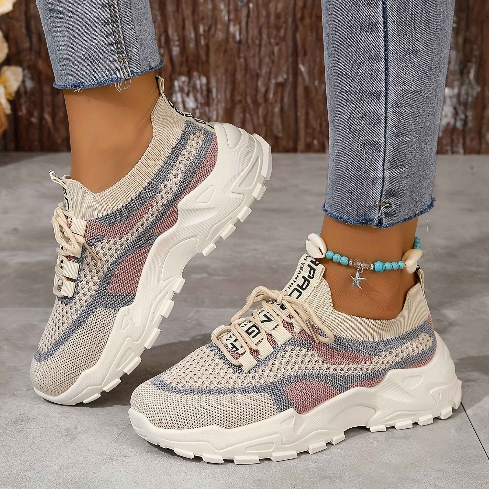 Ademende mesh sneakers met gedempte zool en vetersluiting
