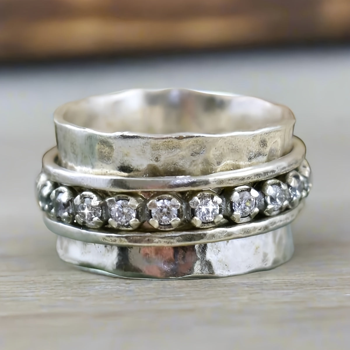 Vintage-Style Hammered Zirconia Spinner Band Ring