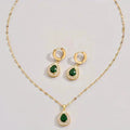 Set van ketting met kristallen druppelhanger en oorringen