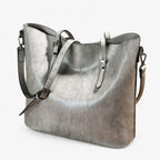 Discreet Refined Everyday Shoulder Bag for All Seasons