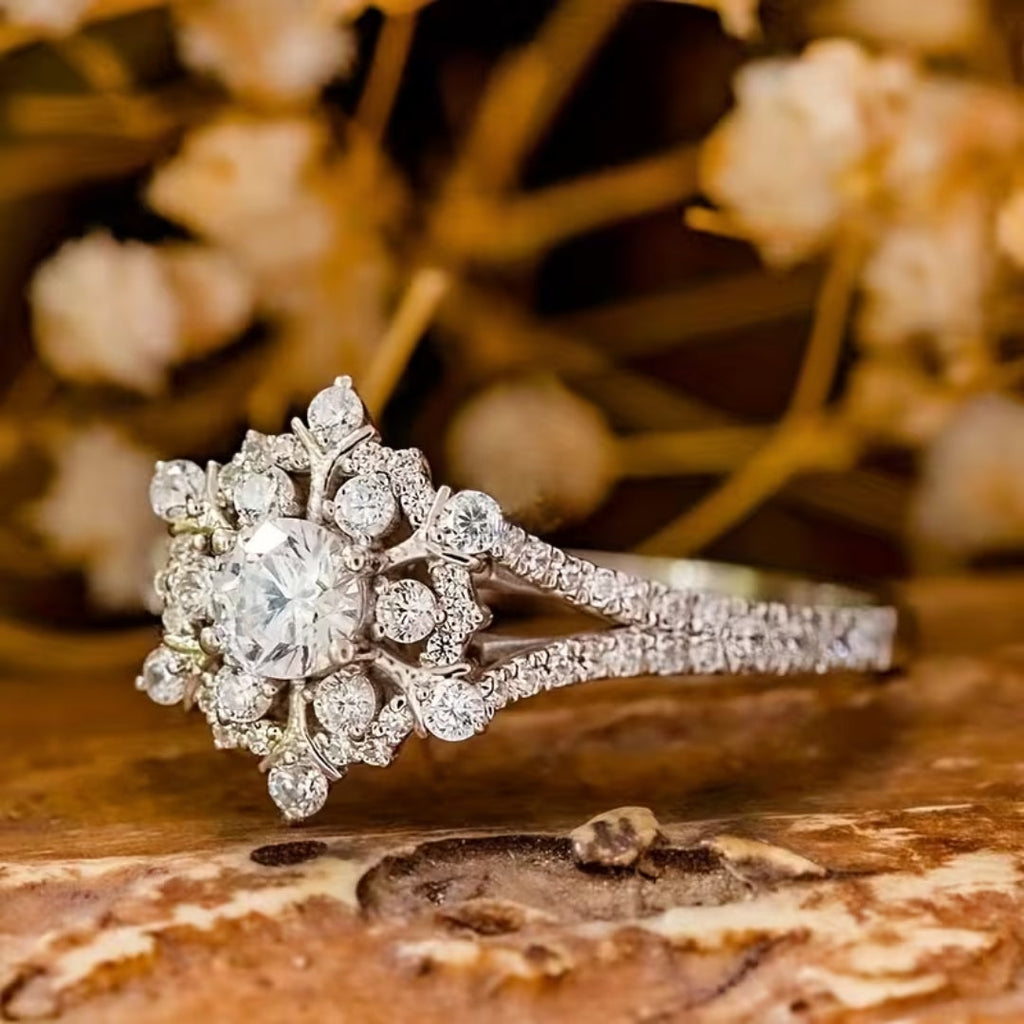 Bloemencluster-ring met diamantlook