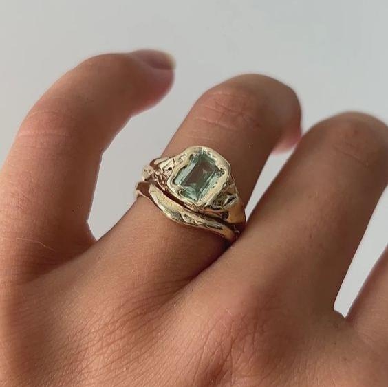 Vintage-Style Gold-Tone Forged Green Glass Ring Set