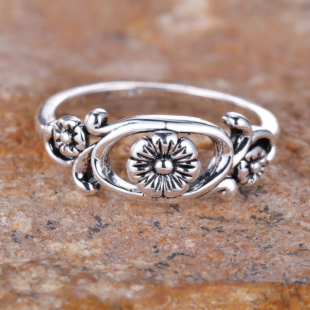 Vintage-Style Bohemian Silver-Plated Flower Ring