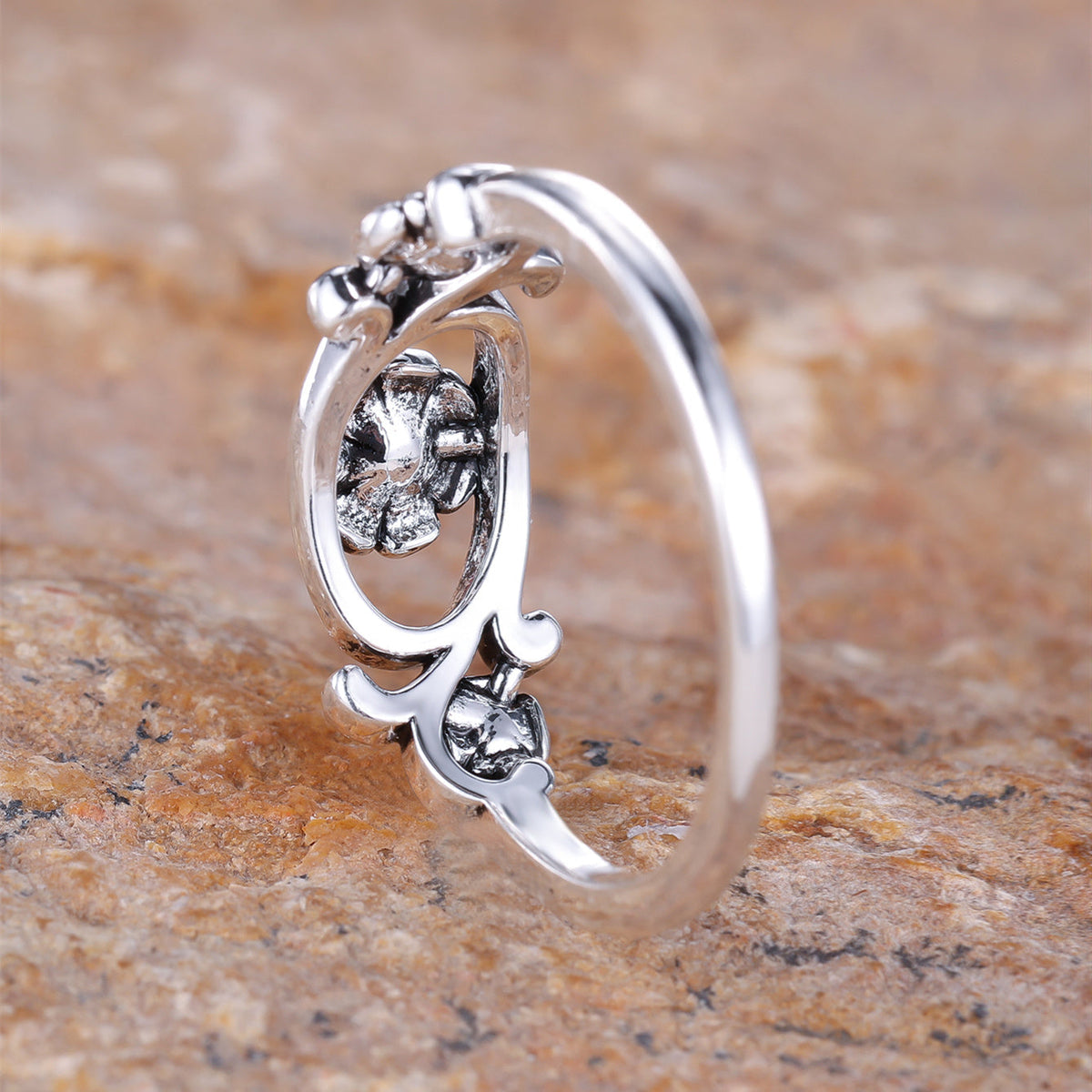 Vintage-Style Bohemian Silver-Plated Flower Ring