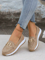 Platte loafers met gespdetail en zachte, gevoerde binnenkant