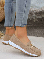 Platte loafers met gespdetail en zachte, gevoerde binnenkant