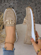 Platte loafers met gespdetail en zachte, gevoerde binnenkant