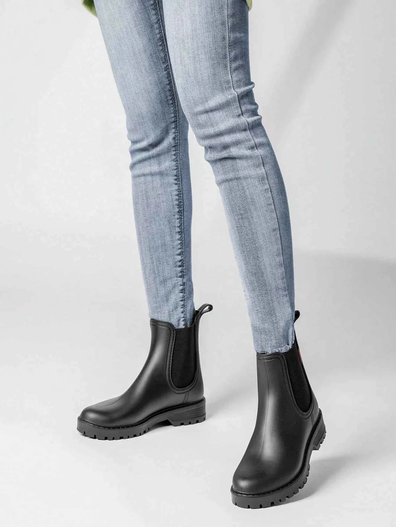 Waterdichte chelsea-regenlaarzen met matte rubberen afwerking