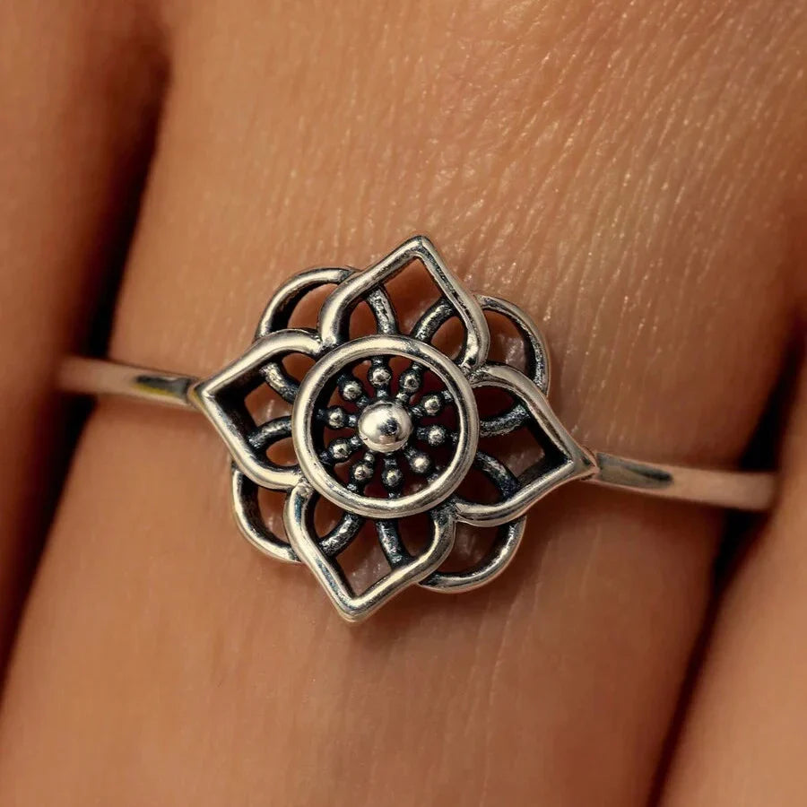 Vintage Silver-Tone Lotus Flower Ring