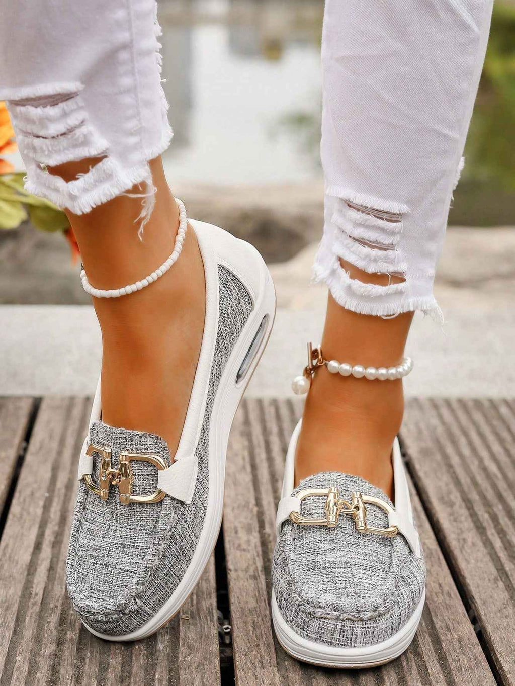 Platte loafers met gespdetail en zachte, gevoerde binnenkant