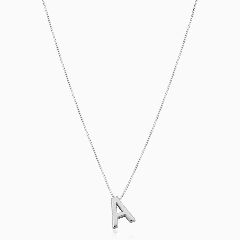 Ketting met initiaal in twee metaaltinten