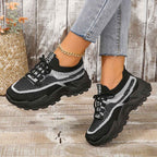 Ademende mesh sneakers met gedempte zool en vetersluiting