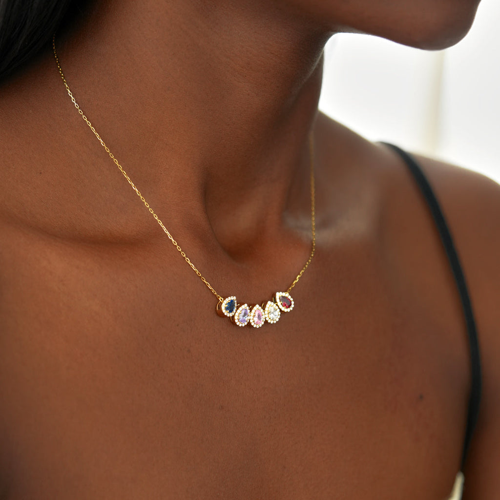 Druppelketting met geboortestenen van het gezin