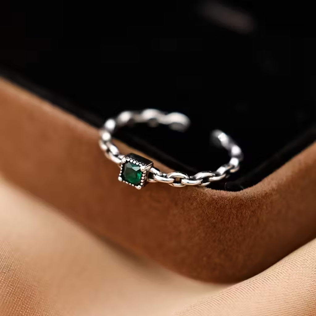 Adjustable Emerald-Look Chain Ring