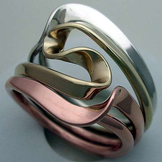 Vintage-Style Coloured Spiral Ring