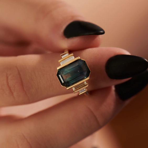 Vintage-Style Green Glass Zirconia Gold-Tone Ring