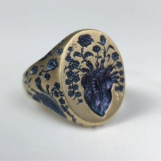Vintage-Style Hand-Engraved Blue Floral Gold-Tone Ring