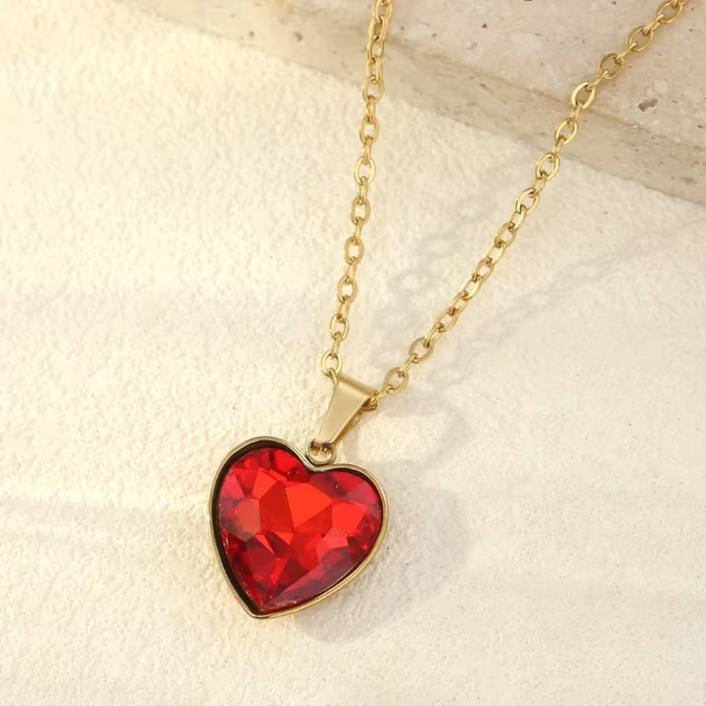 Ketting met harthanger in drie kleuren
