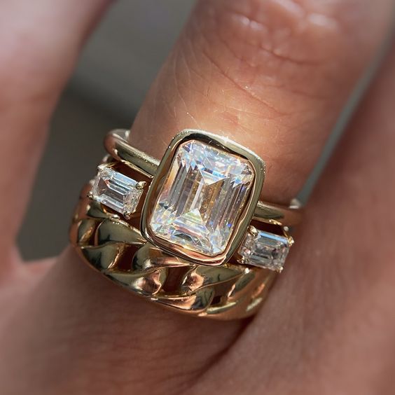 Vintage-Style Chained Zirconia Gold-Tone Ring Set