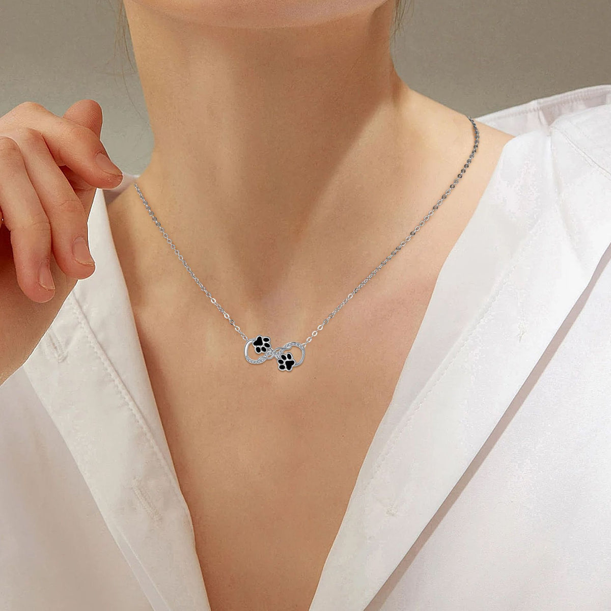 Colar com Pendente Símbolo do Infinito com Zircónias