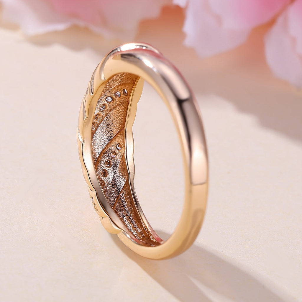 Twisted Zirconia Inlaid Gold-Plated Ring