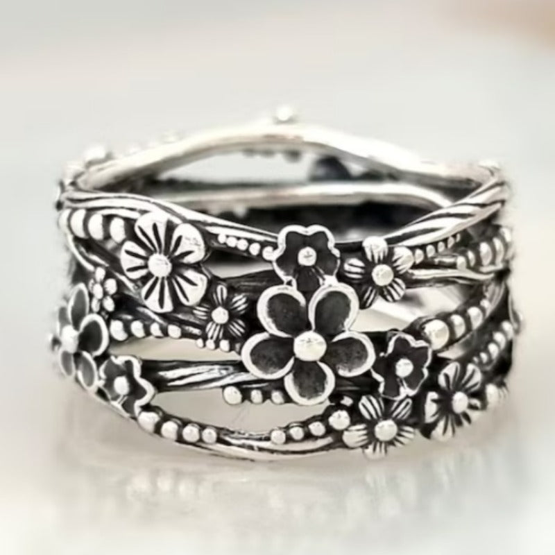 Vintage-Style Carved Floral Branches and Leaf Twist Band Ring
