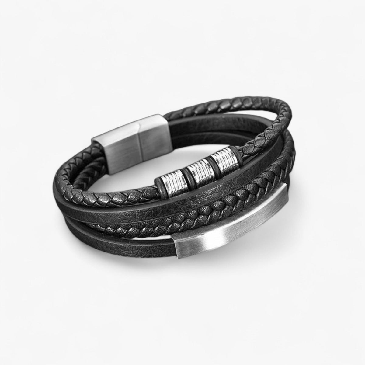 Gevlochten armband met meerdere lagen en kraaldetails