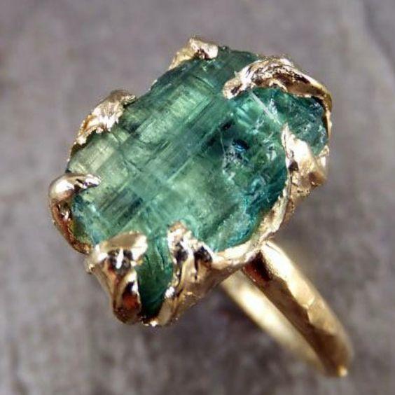 Raw-Look Green Glass Statement Ring in Gold Tone