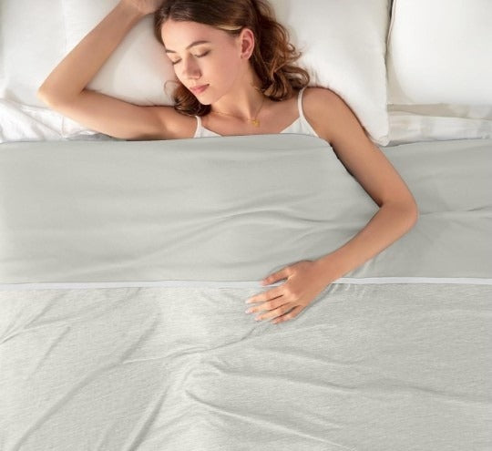 Cooling Summer Blanket – Breathable Ice Silk Throw for Bed, Sofa & Travel