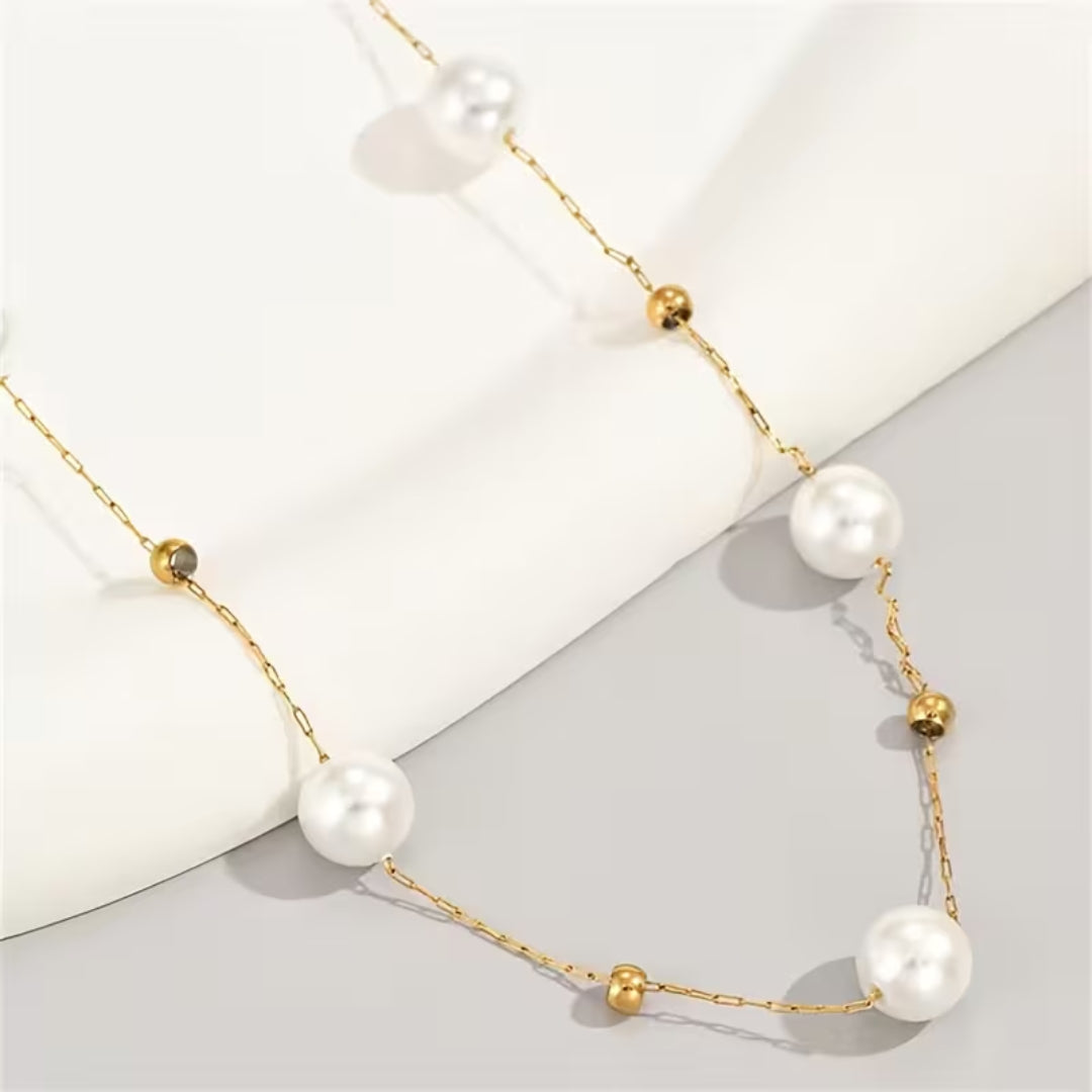 Minimalistische parelketting