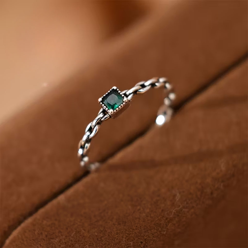 Adjustable Emerald-Look Chain Ring