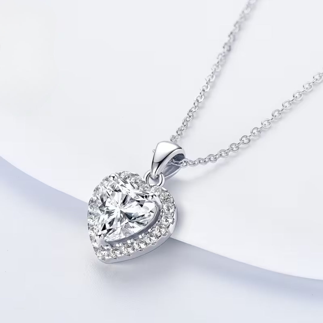 Halo-ketting met hart en moissaniet