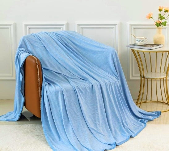 Cooling Summer Blanket – Breathable Ice Silk Throw for Bed, Sofa & Travel
