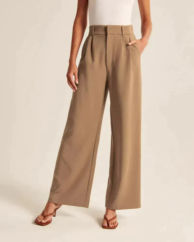 High-Rise Wide-Leg Trousers with a Pleated Front
