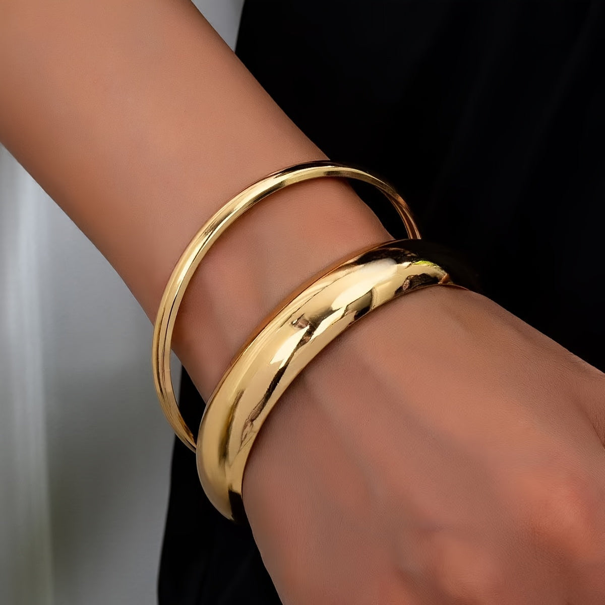 Klassieke minimalistische gepolijste bangle