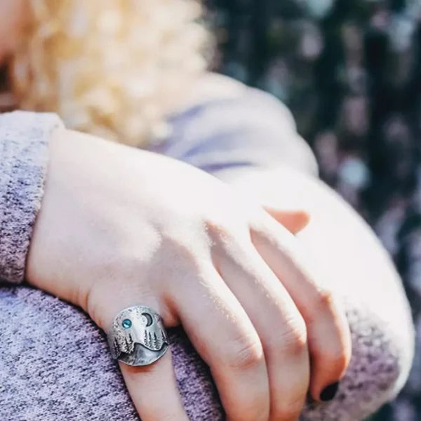 Bos-ring met blauwe maan