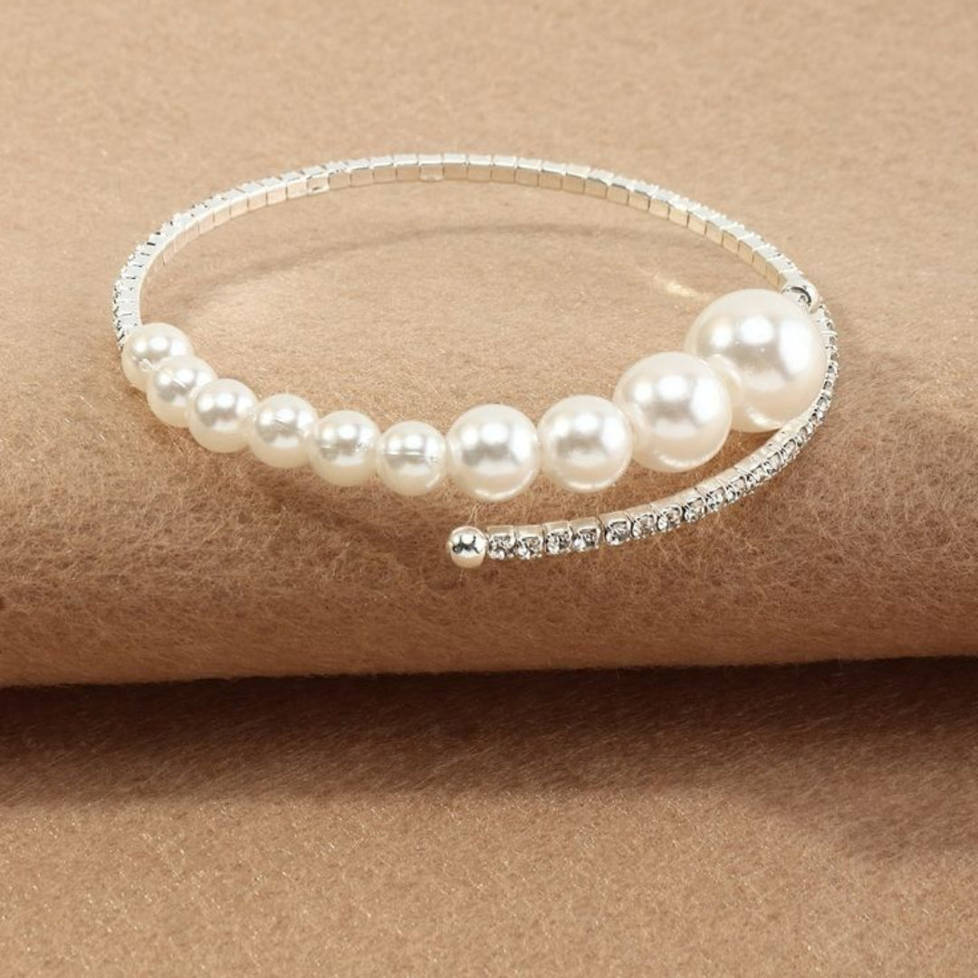 Open armband met oplopende parels