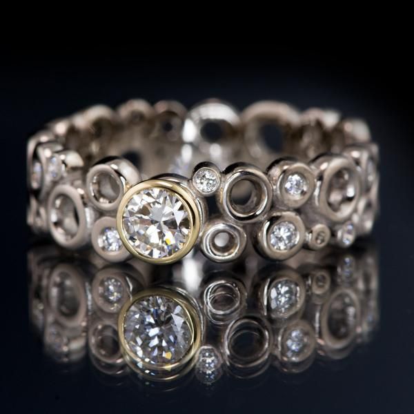 Vintage opengewerkte zilverkleurige bandring met zirkonia