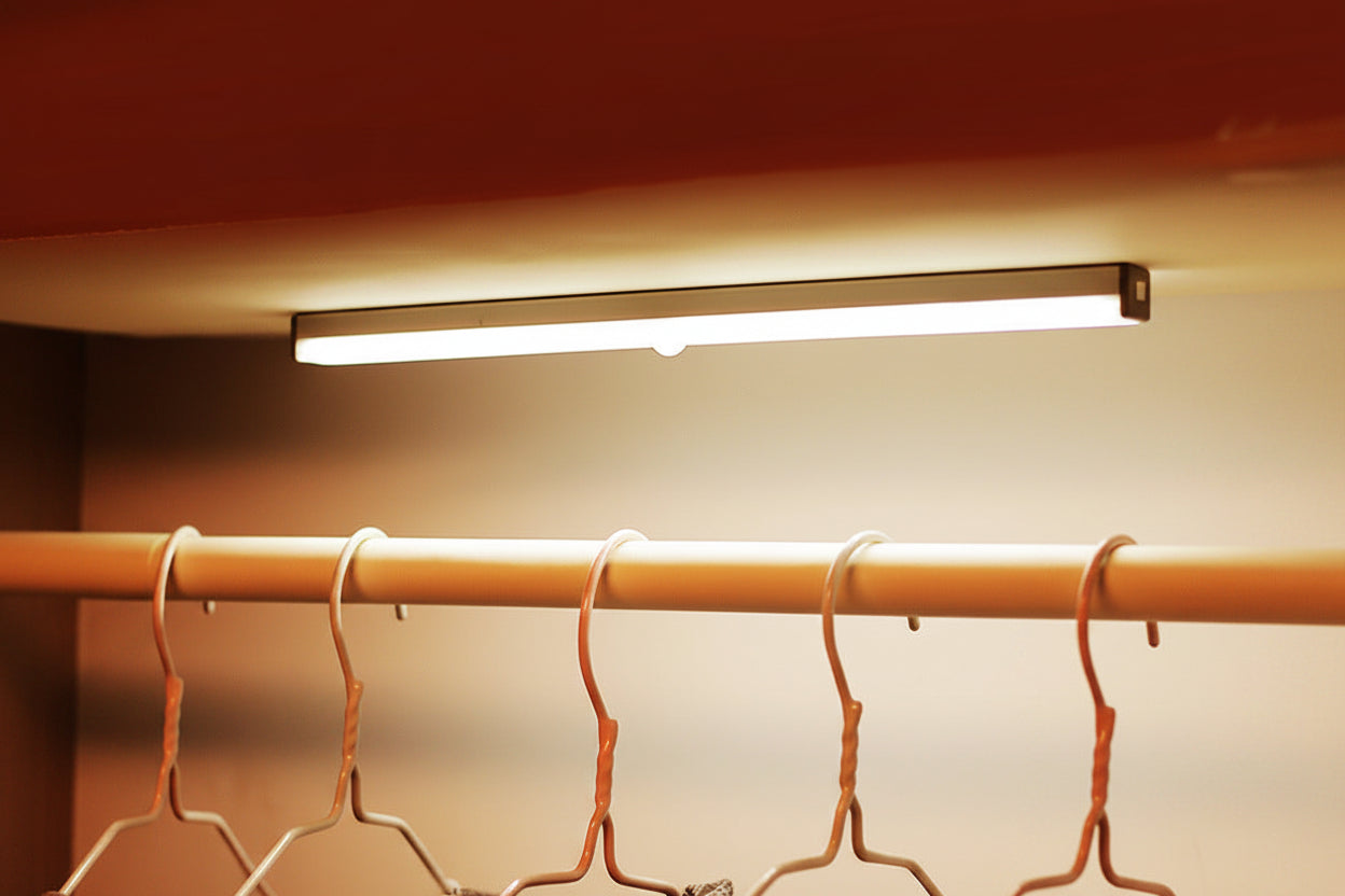 Draadloze bewegingssensor kastverlichting – Oplaadbare LED onderkast- & kledingkastverlichting