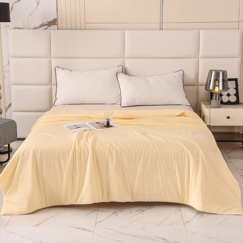 Cooling Summer Quilt – Lightweight Ice Silk Duvet for Warm Nights