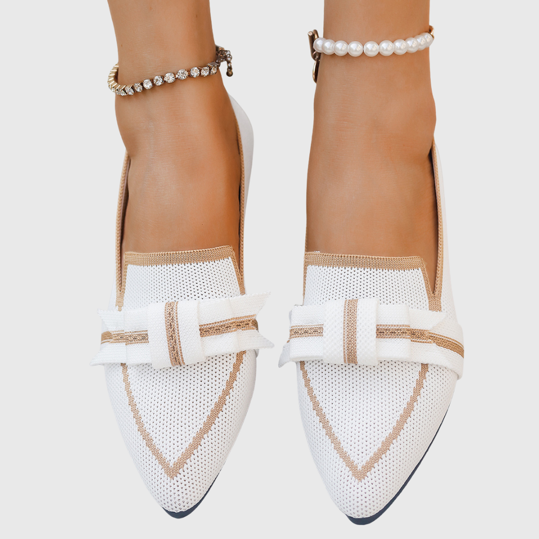 Platte loafers met knoopdetail en makkelijke instap