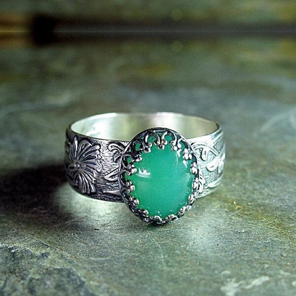 Carved Flower Emerald-Look Ring