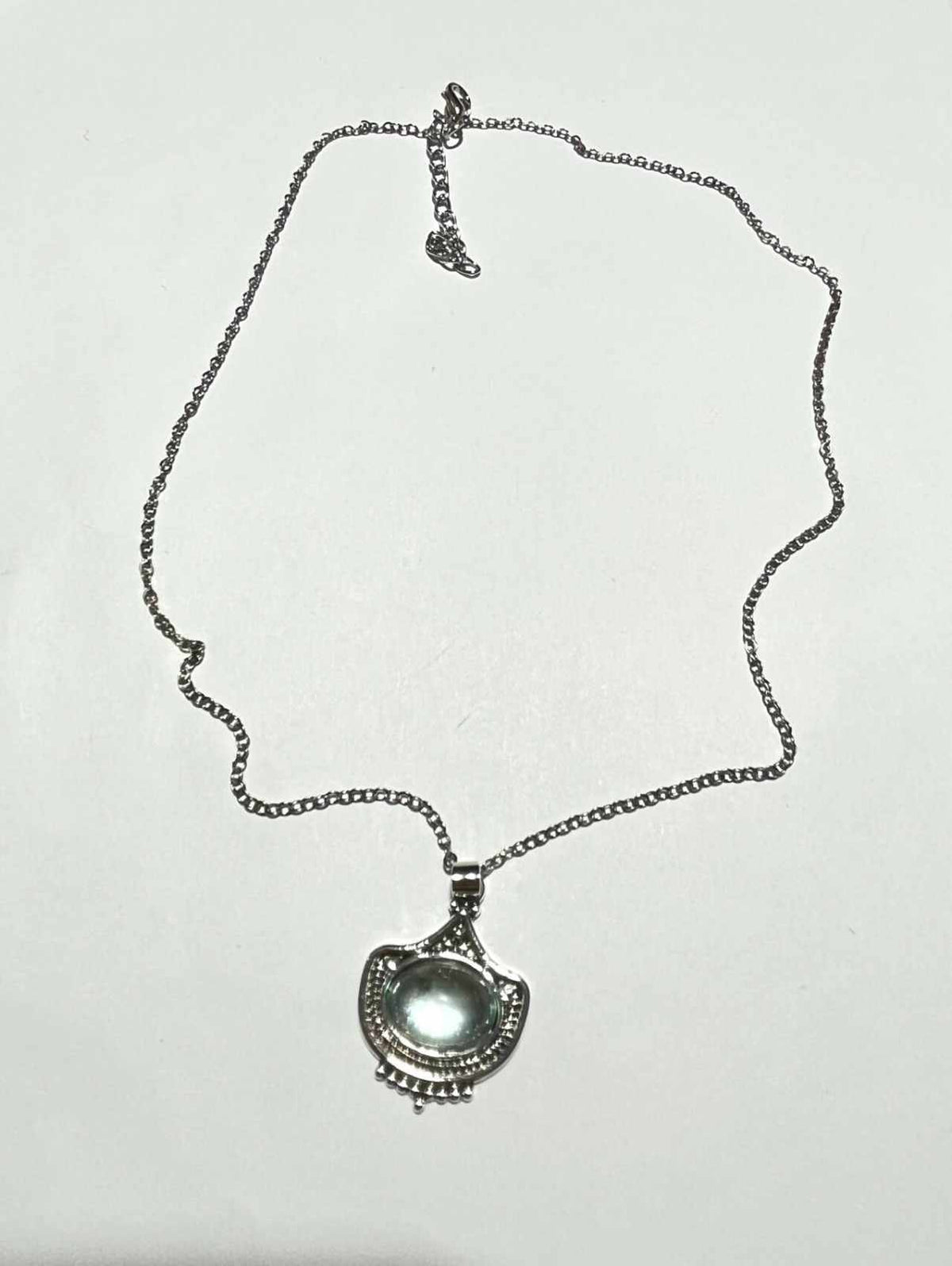 Vintage-Style Green Stone Necklace