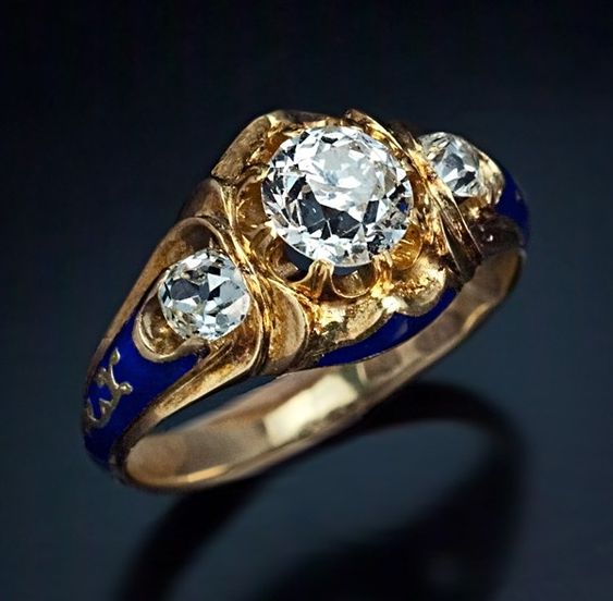 Vintage-Style Antique Gold-Tone Blue Zirconia Ring