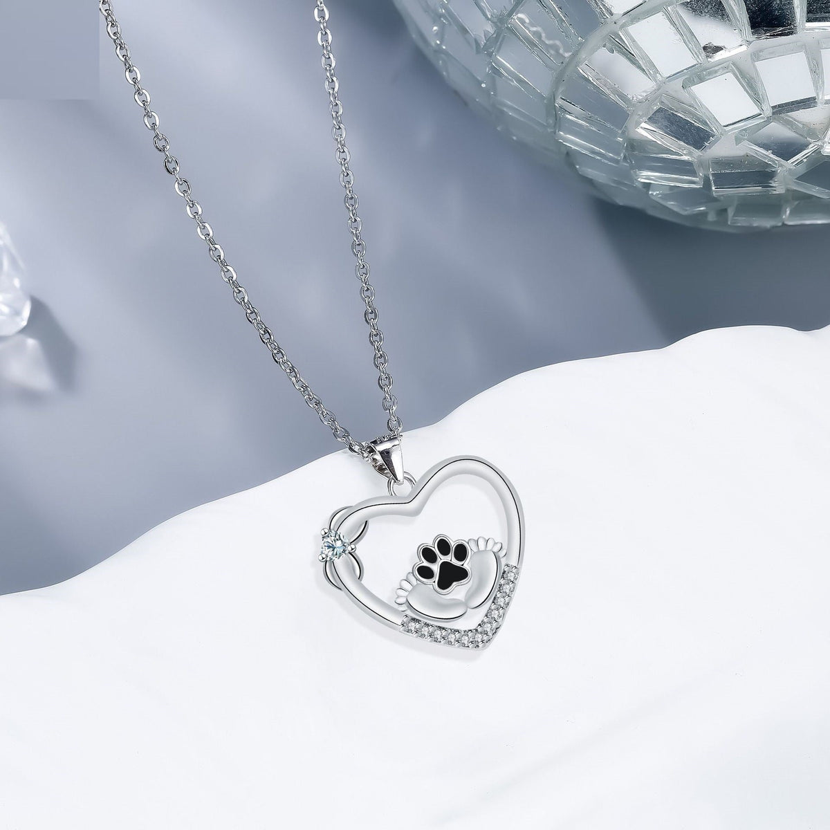 Ketting met hondenpootafdruk en zirkonia