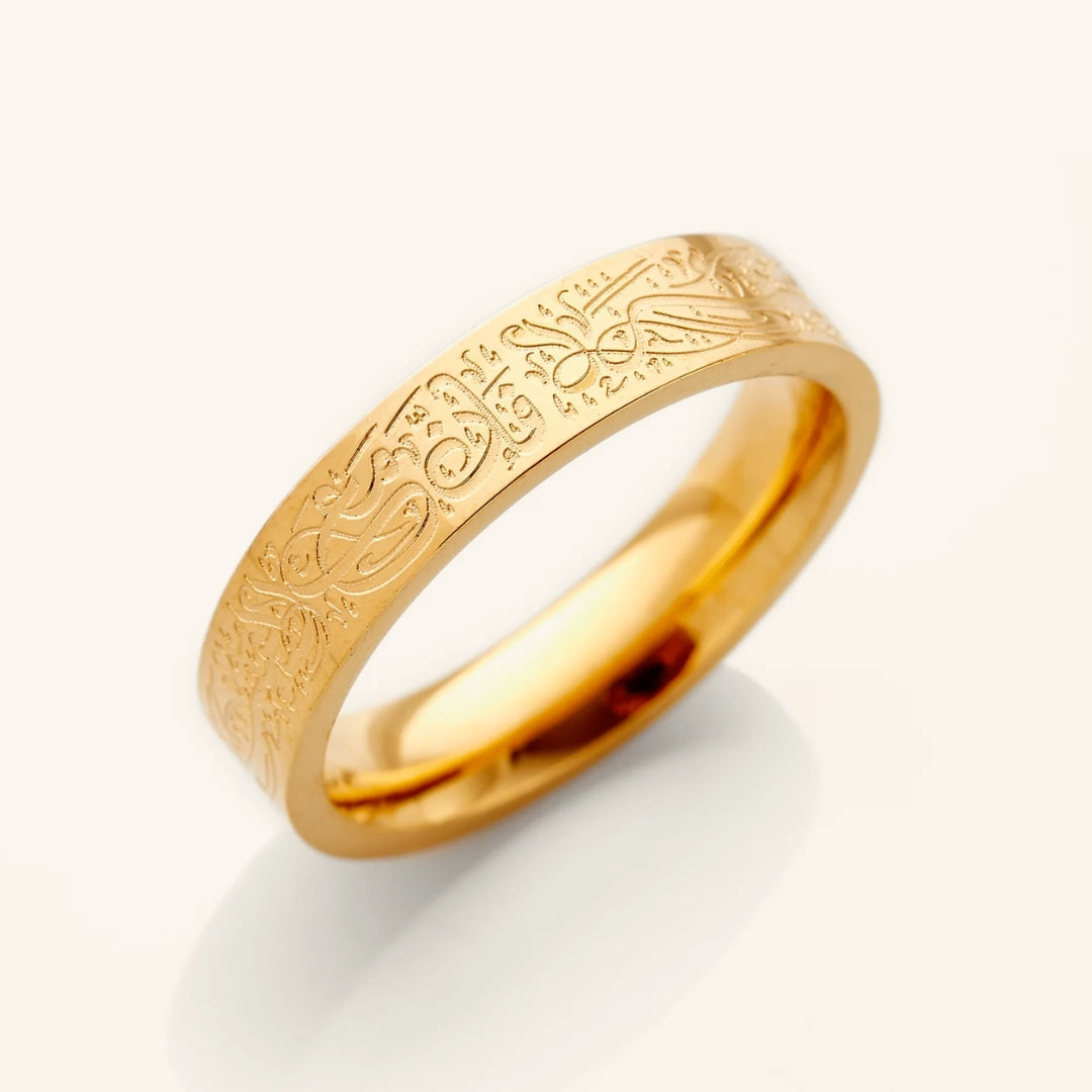 Goudkleurige bandring met textuur en gegraveerd patroon