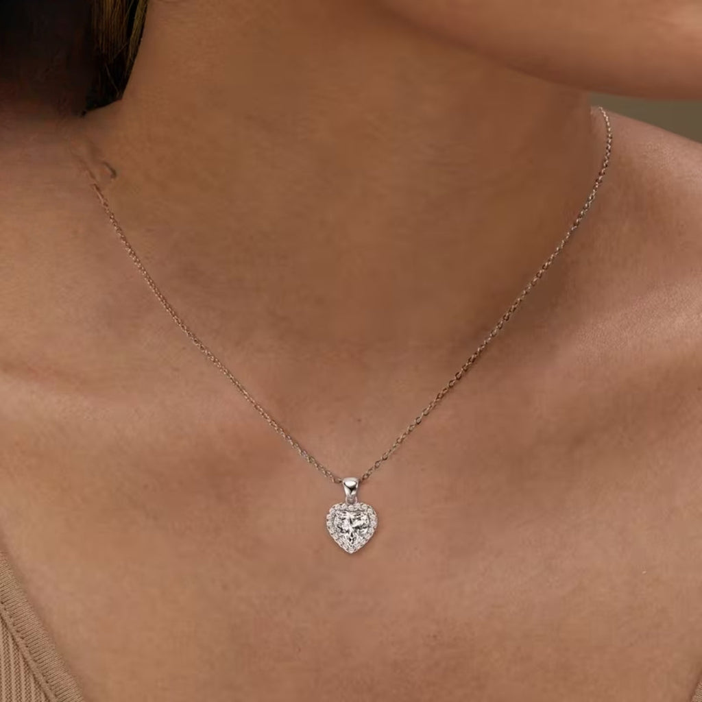Halo-ketting met hart en moissaniet