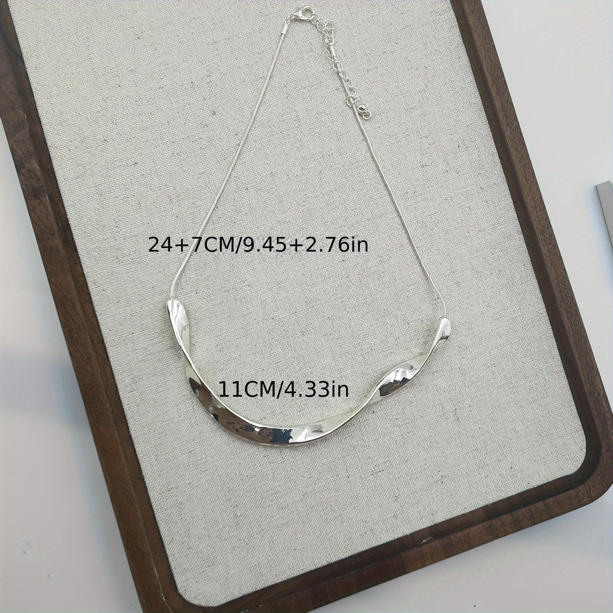 Vintage Sculptural Polished Silver-Tone Collar Necklace
